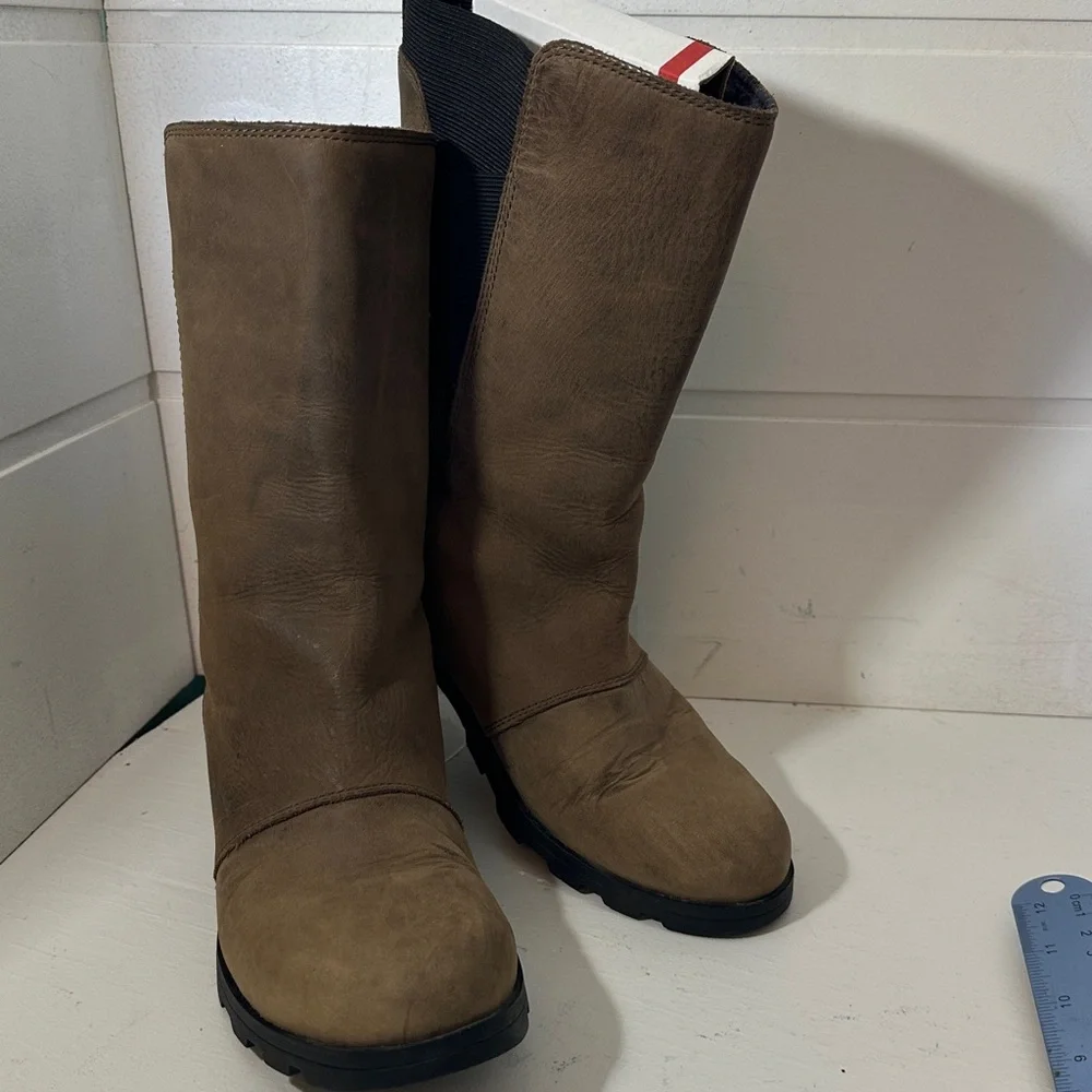 Sorel pull on suede boots chocolate brown
